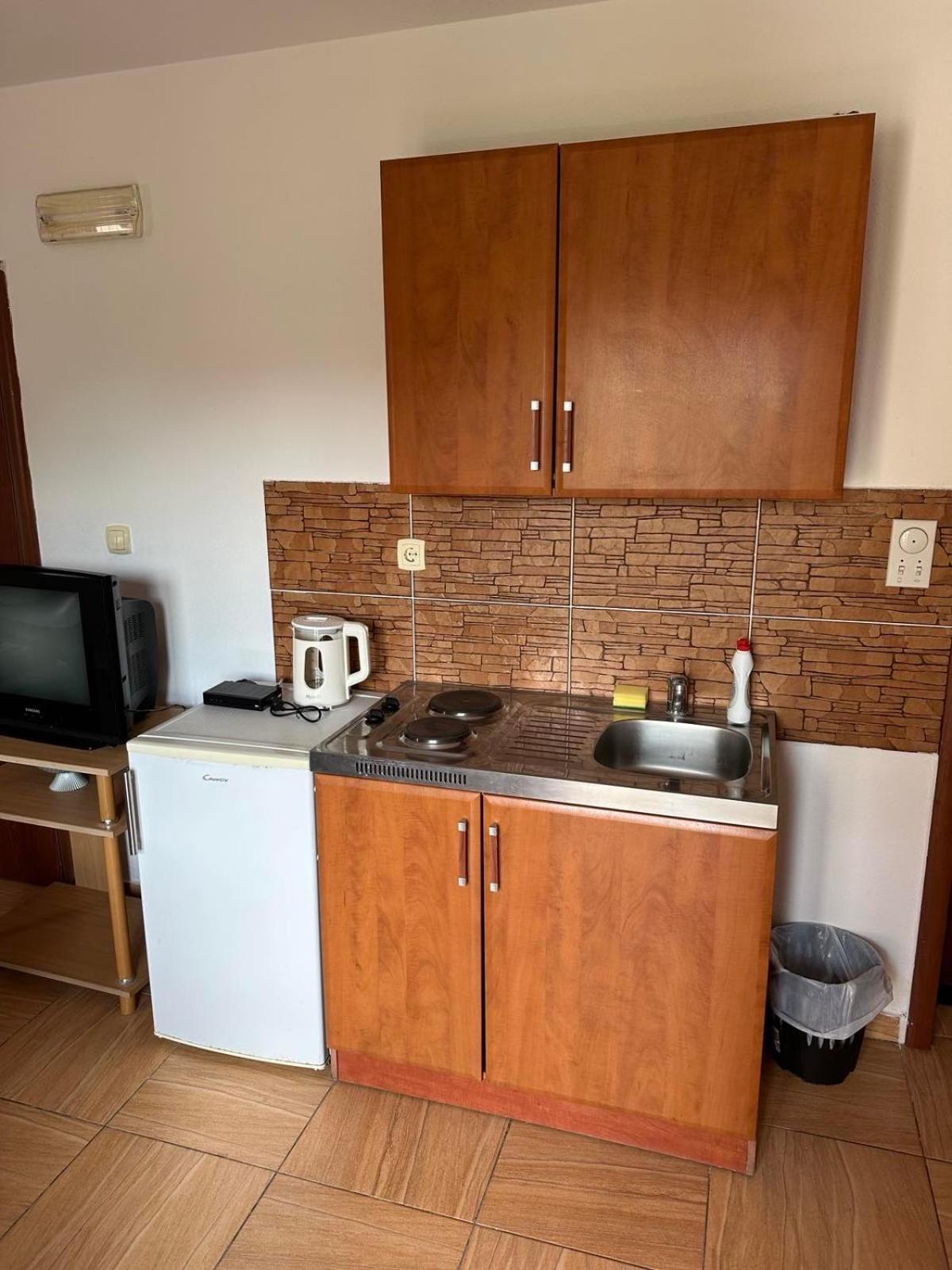 Guest House Andrea Будва Экстерьер фото